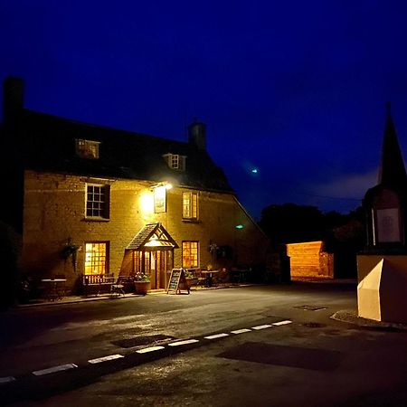 Royal Oak Ramsden Hotel Eksteriør billede