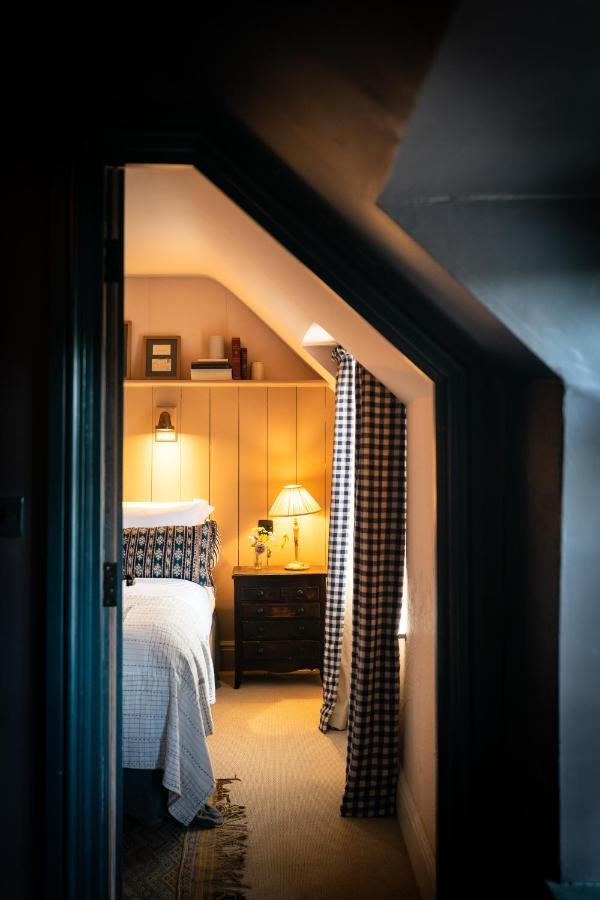 Royal Oak Ramsden Hotel Eksteriør billede
