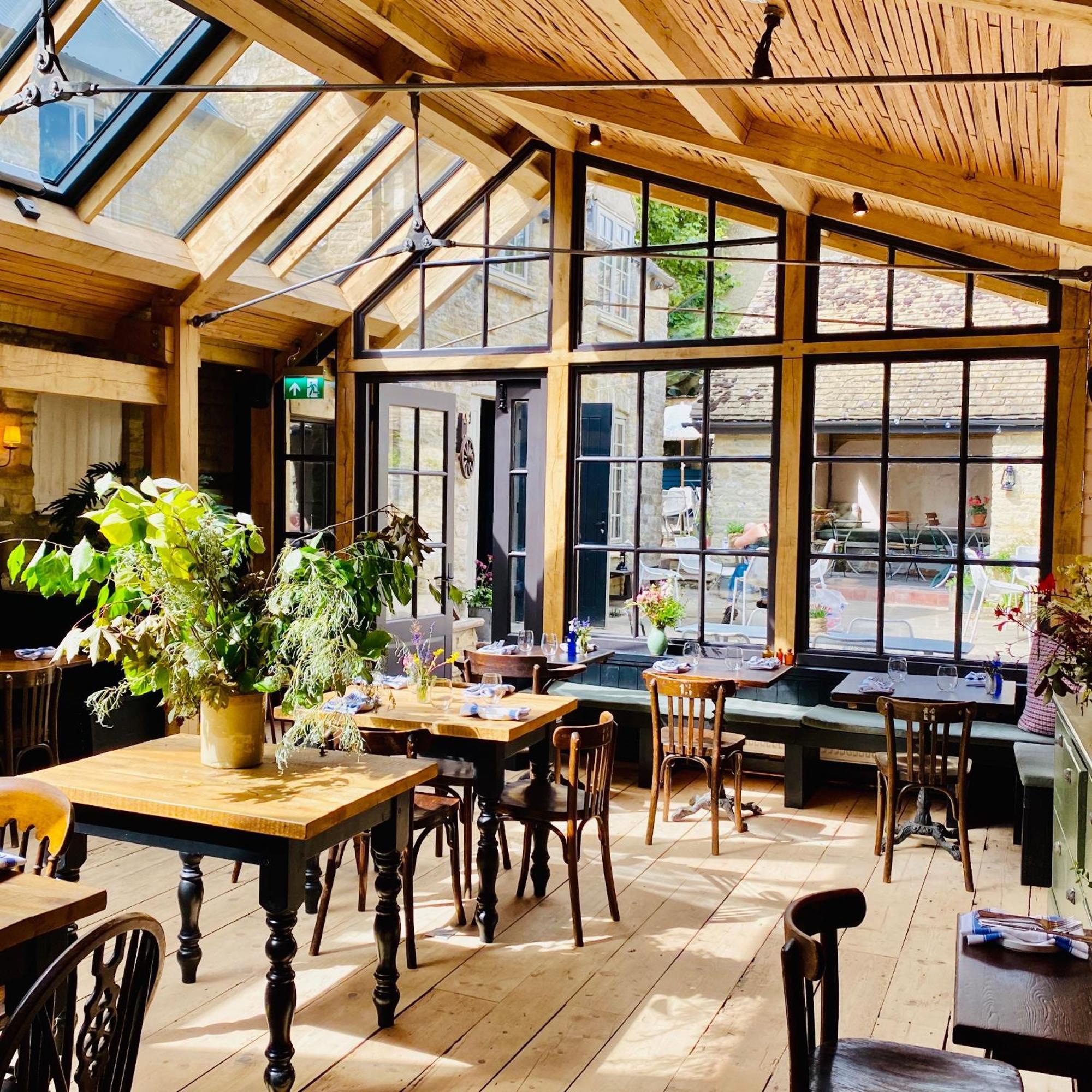 Royal Oak Ramsden Hotel Eksteriør billede